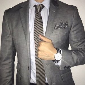 Kenneth Cole Suit Jacket + Free Knit Tie